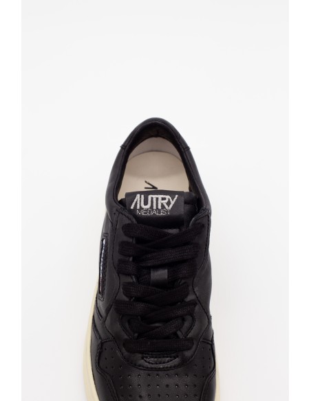sneakers autry